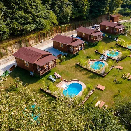 Lagun Pool Village * ילובה