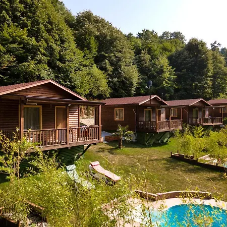 אכסניה Lagun Pool Village